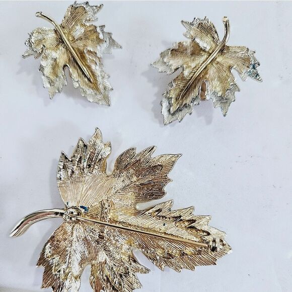 Sarah Coventry Signed Demi Parure Nature’s Choice Maple Leaf Brooch Earring Set - Picture 5 of 9